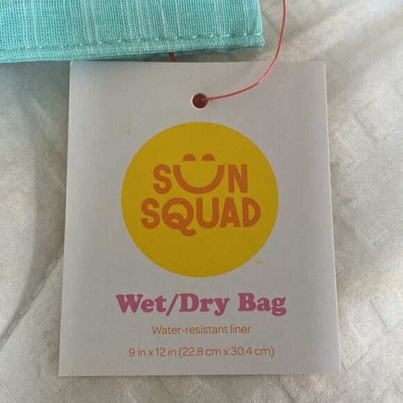 NWT Wet/Dry Bag Great for a Gym Bag, Beach Bag   Great for Gift or Stocking - Picture 4 of 10